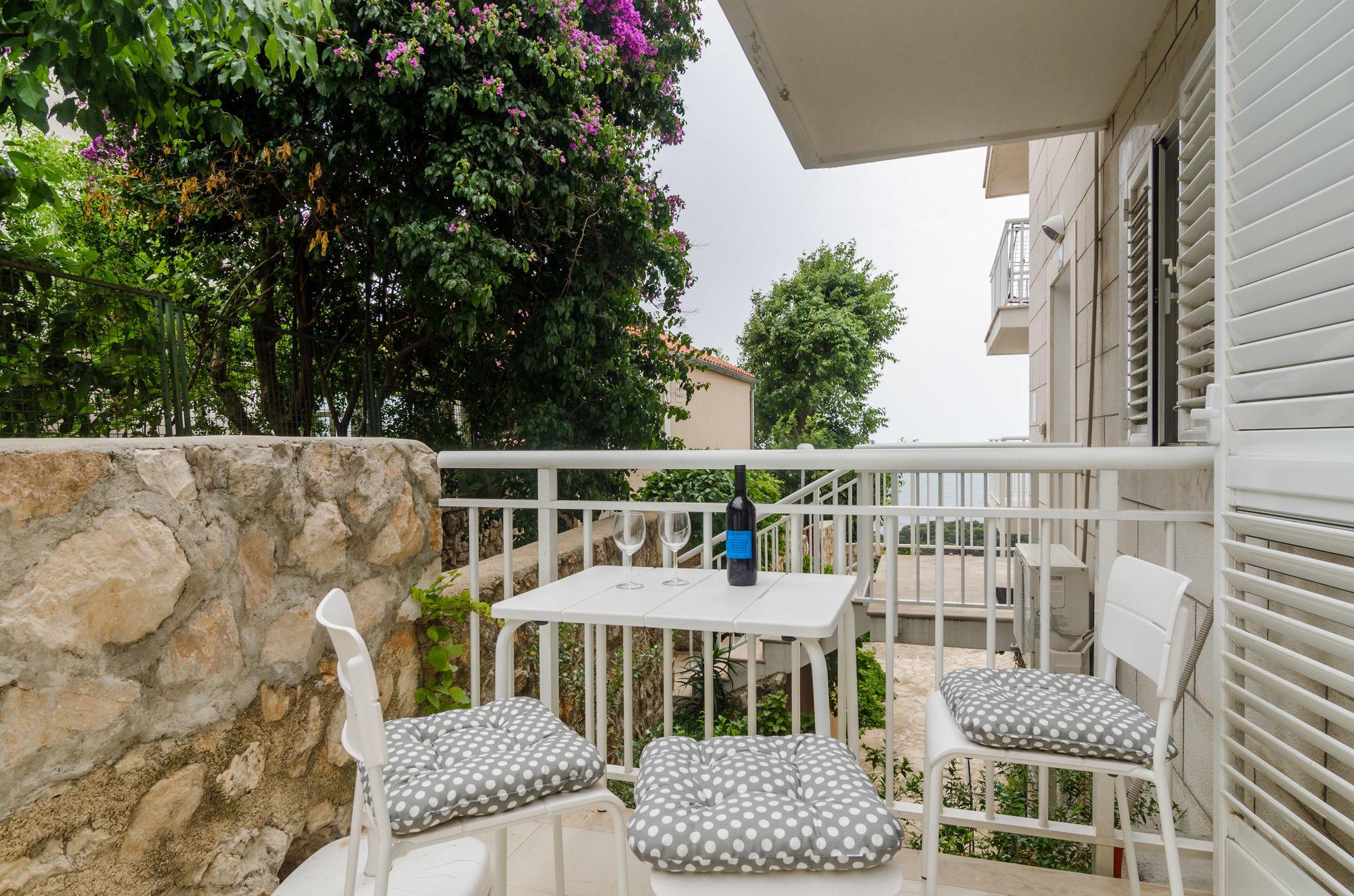 Apartments Carmelitta Dubrovnik Bagian luar foto